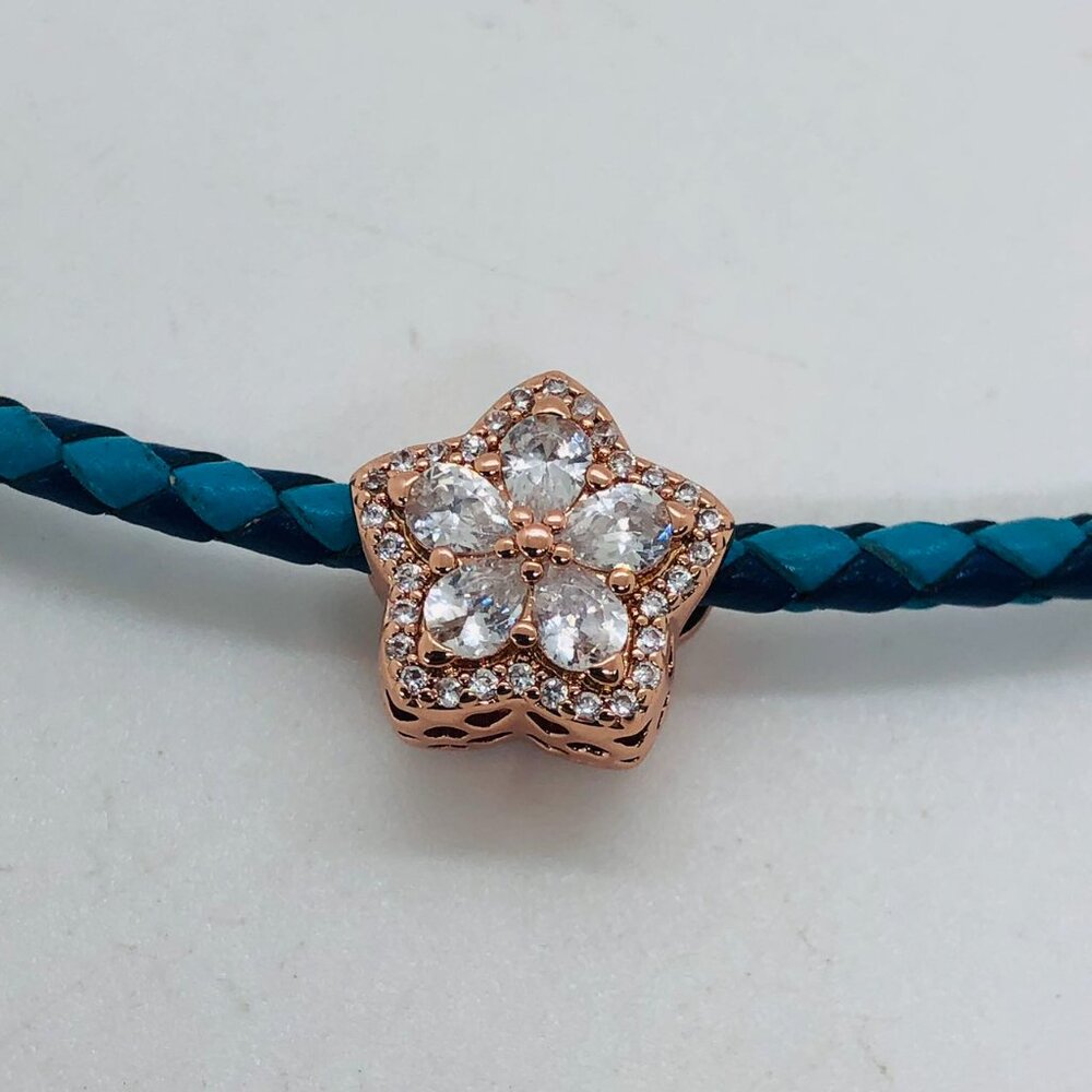 ✨✨Pandora Sparkling Snowflake Pavé Charm S925 Sterling Silver